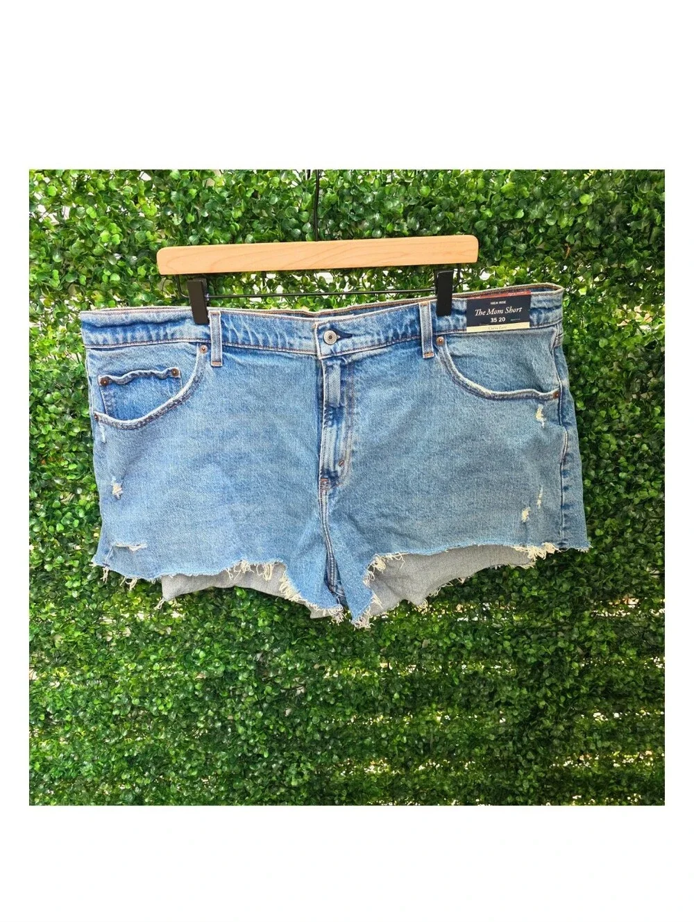 Abercrombie & Fitch Curve Love The Mom Short High Rise Distressed Denim 20